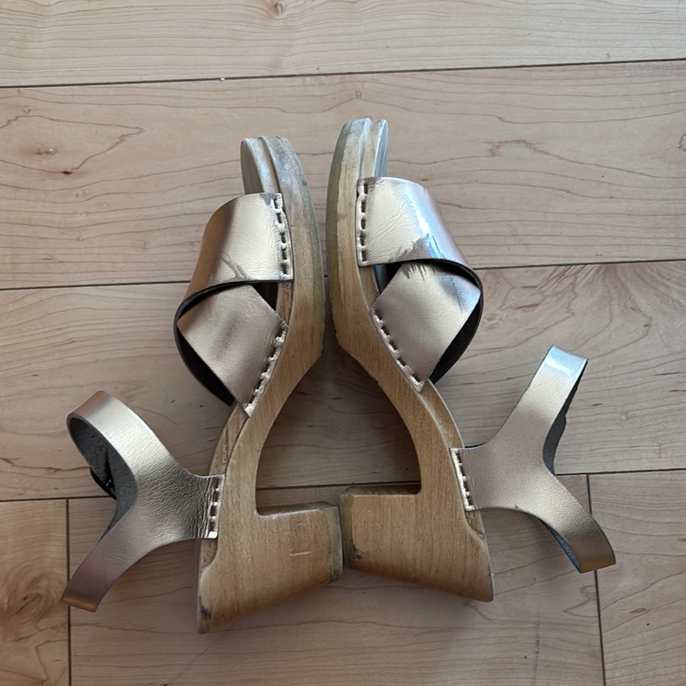 No 6 store Gold Women's Sandals